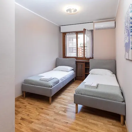 Forum V أسّاغو